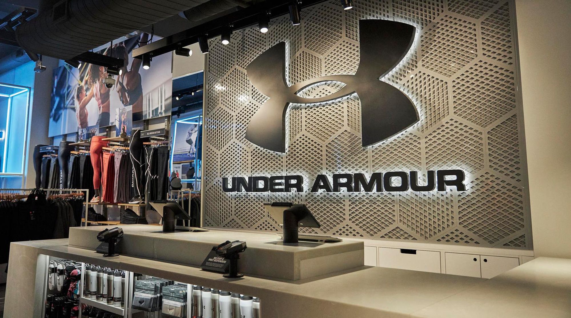 Из провинциального подвала — в Голливуд и космос: история бренда Under Armour